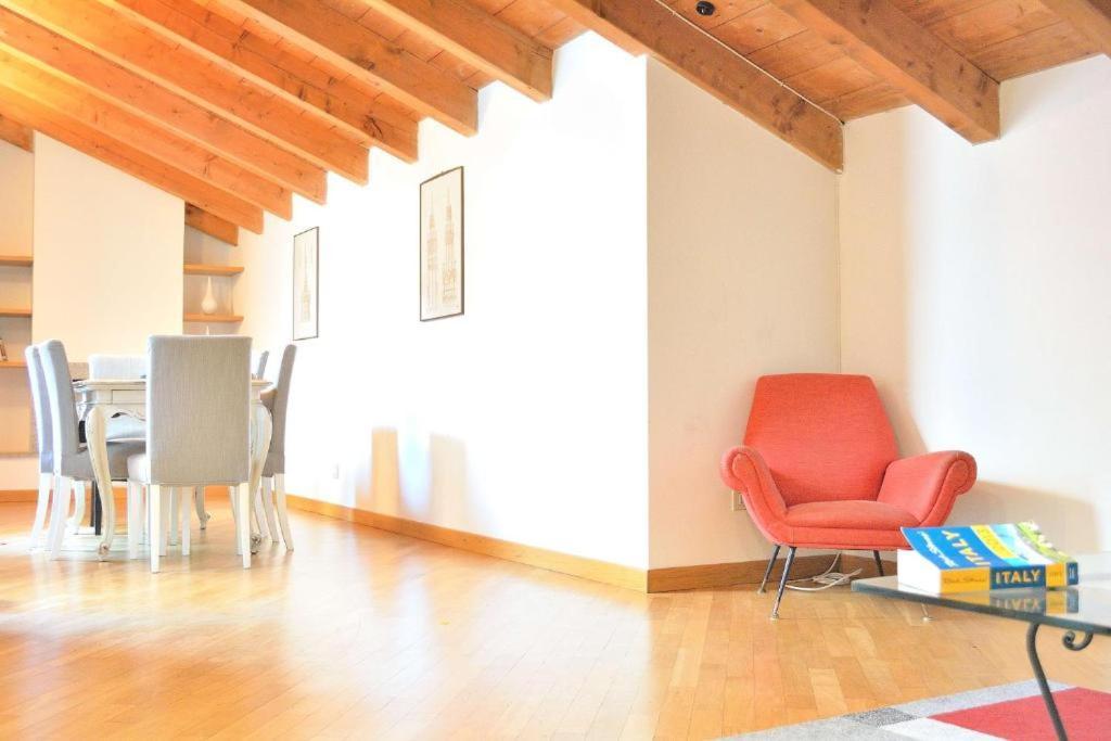 Mansarda In Piazza Duomo Apartment Milan Exterior photo